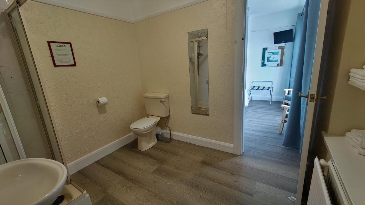 Orient B&B Holyhead Εξωτερικό φωτογραφία