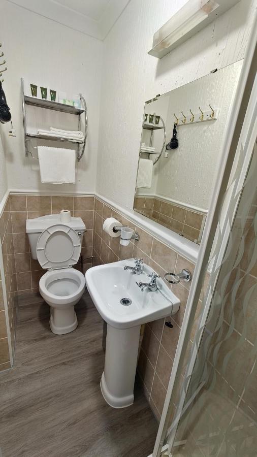 Orient B&B Holyhead Εξωτερικό φωτογραφία