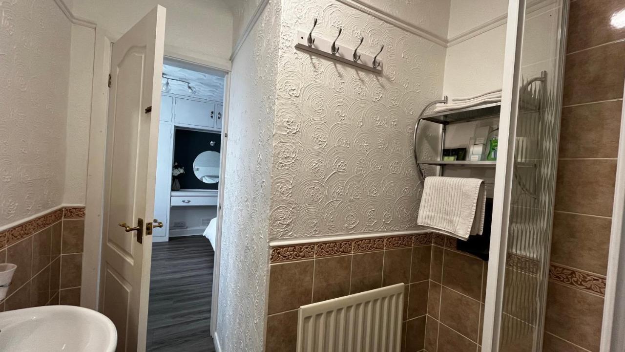 Orient B&B Holyhead Εξωτερικό φωτογραφία