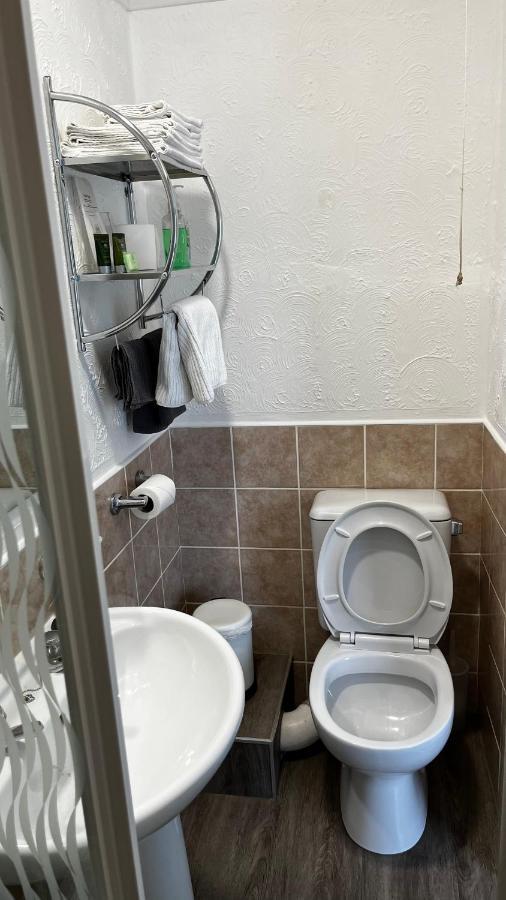 Orient B&B Holyhead Εξωτερικό φωτογραφία